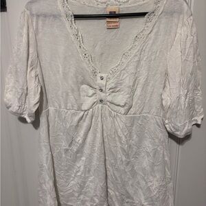 Faded Glory White Lace-Trim V-Neck Women’s Top